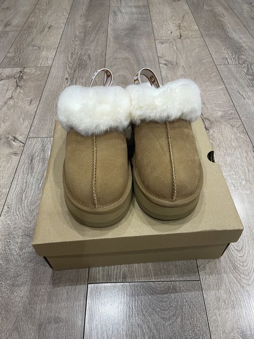 Жіночі тепленькі уггі  Ugg Funkette кольору кемел