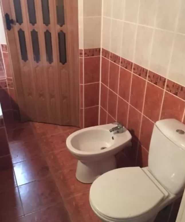 Продаж 2 поверхового будинку з садом і ділянкою на 25 соток