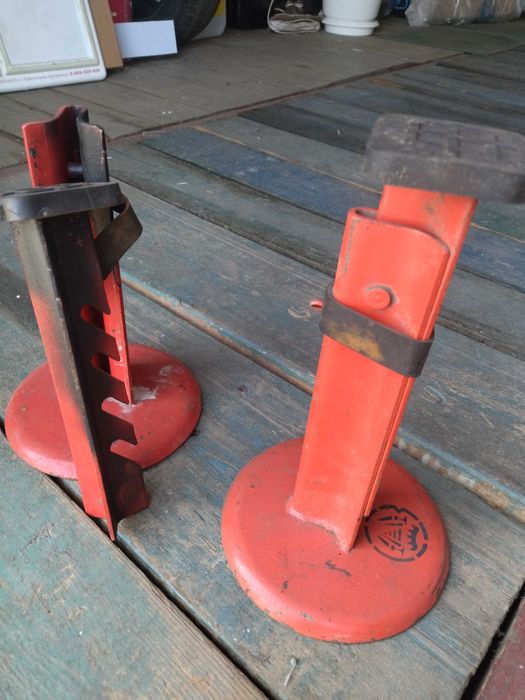 Підставки під машину