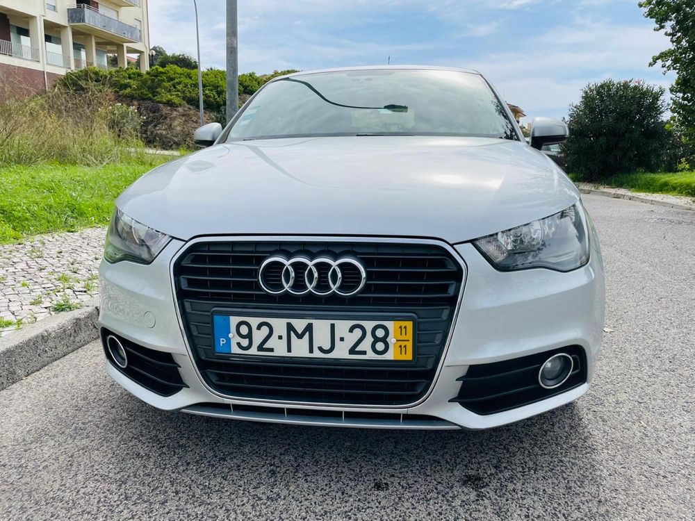 AUDI A1 1.6 TDI 105cv — 2011 | Prata metálico | 219.000km