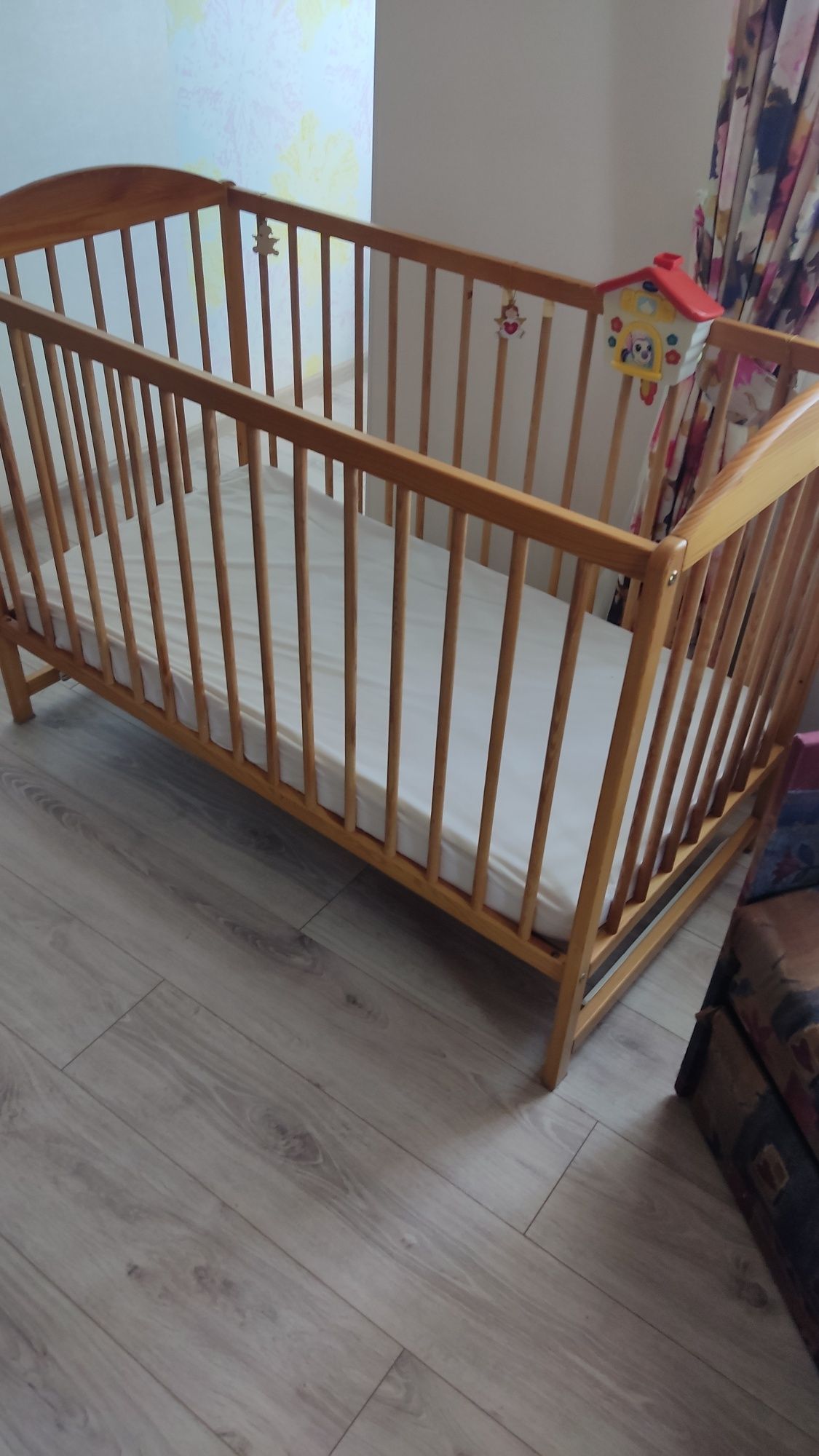 Кровать детская деревянная