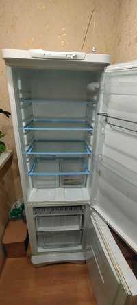 Продам б/у холодильник Indesit