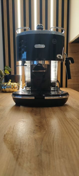 Ekspres DeLonghi ECO 310.BK Icona | Półautomat Kolbowy | Włoski Design