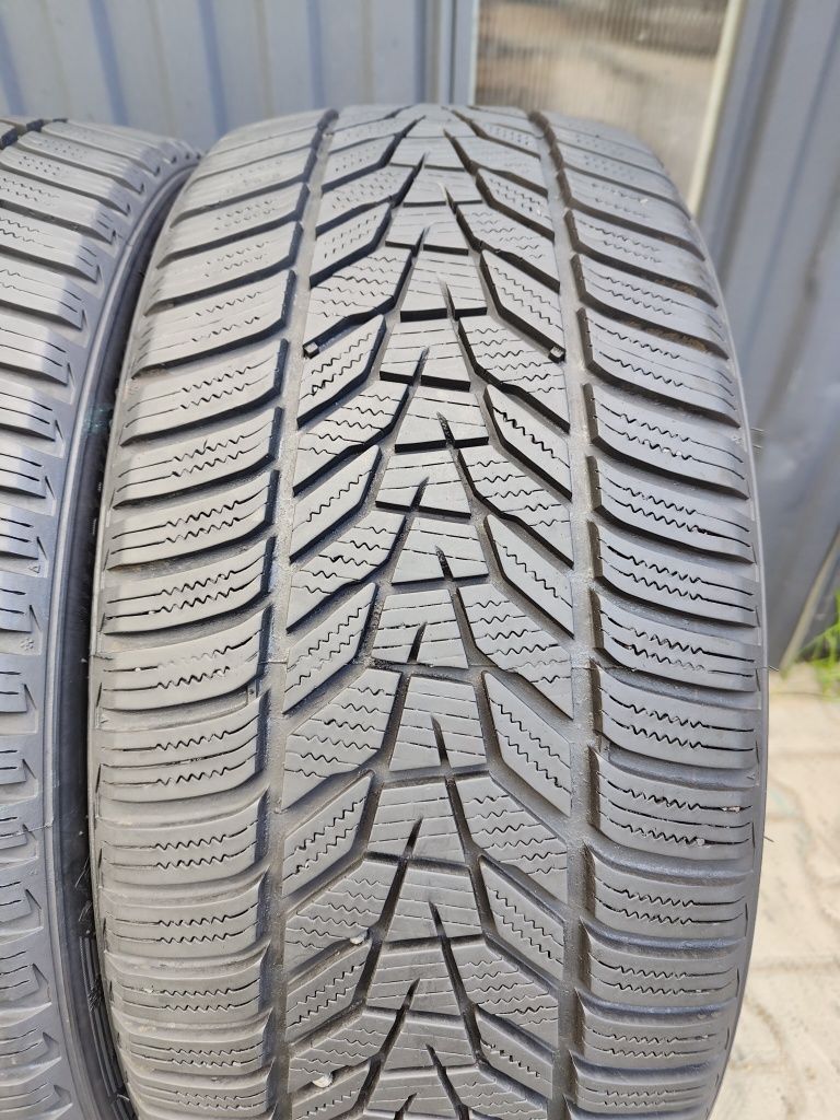 235/40/19 Hankook Winter Icept Evo 3