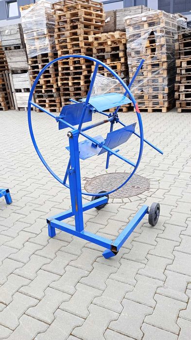 Stojak obrotowy do bębna kablowego / rozwijak