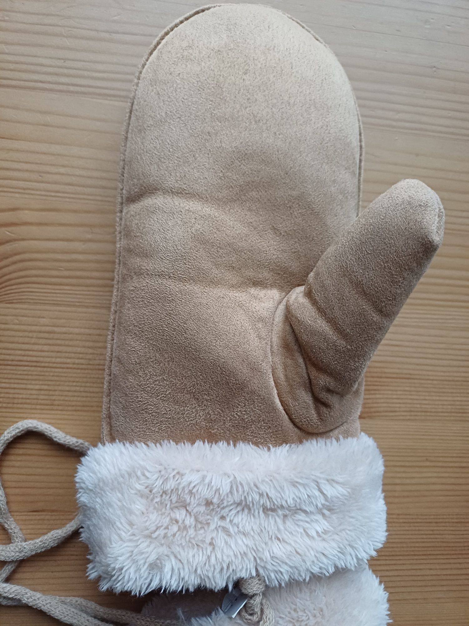 Ciepłe damskie rękawiczki jednopalczaste
