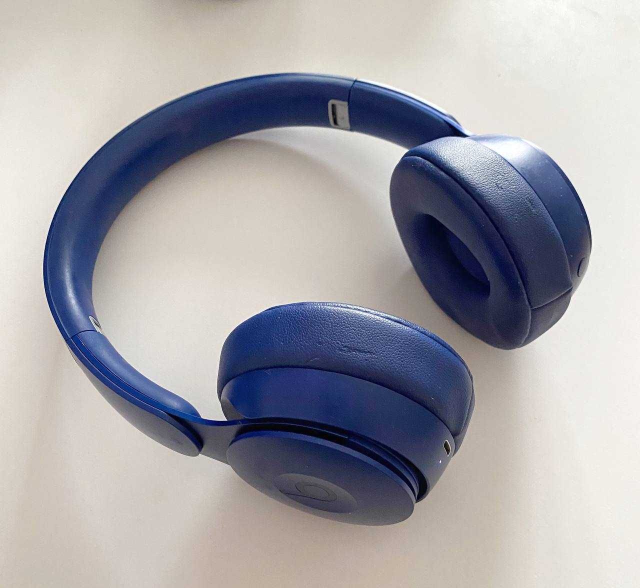 Beats Solo Pro (Pharrell Williams Edition) + Apple 3.5mm Cable