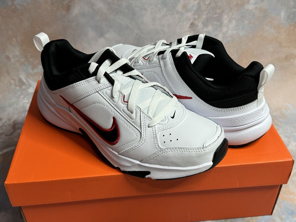 Кросівки Nike DEFYALLDAY DJ1196-101 р.42.5/27cm