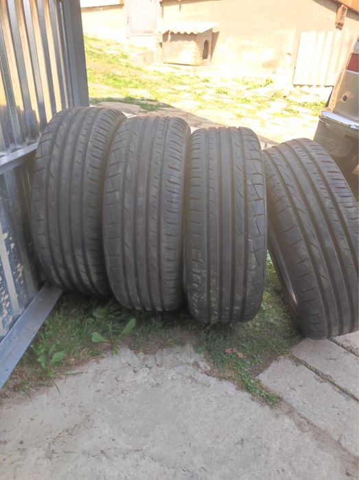 Гума 215/55/R17 літо комплект 22 рік нові