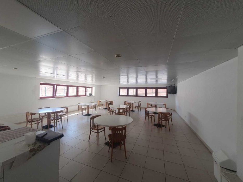 Espaço comercial / Escritório para arrendar