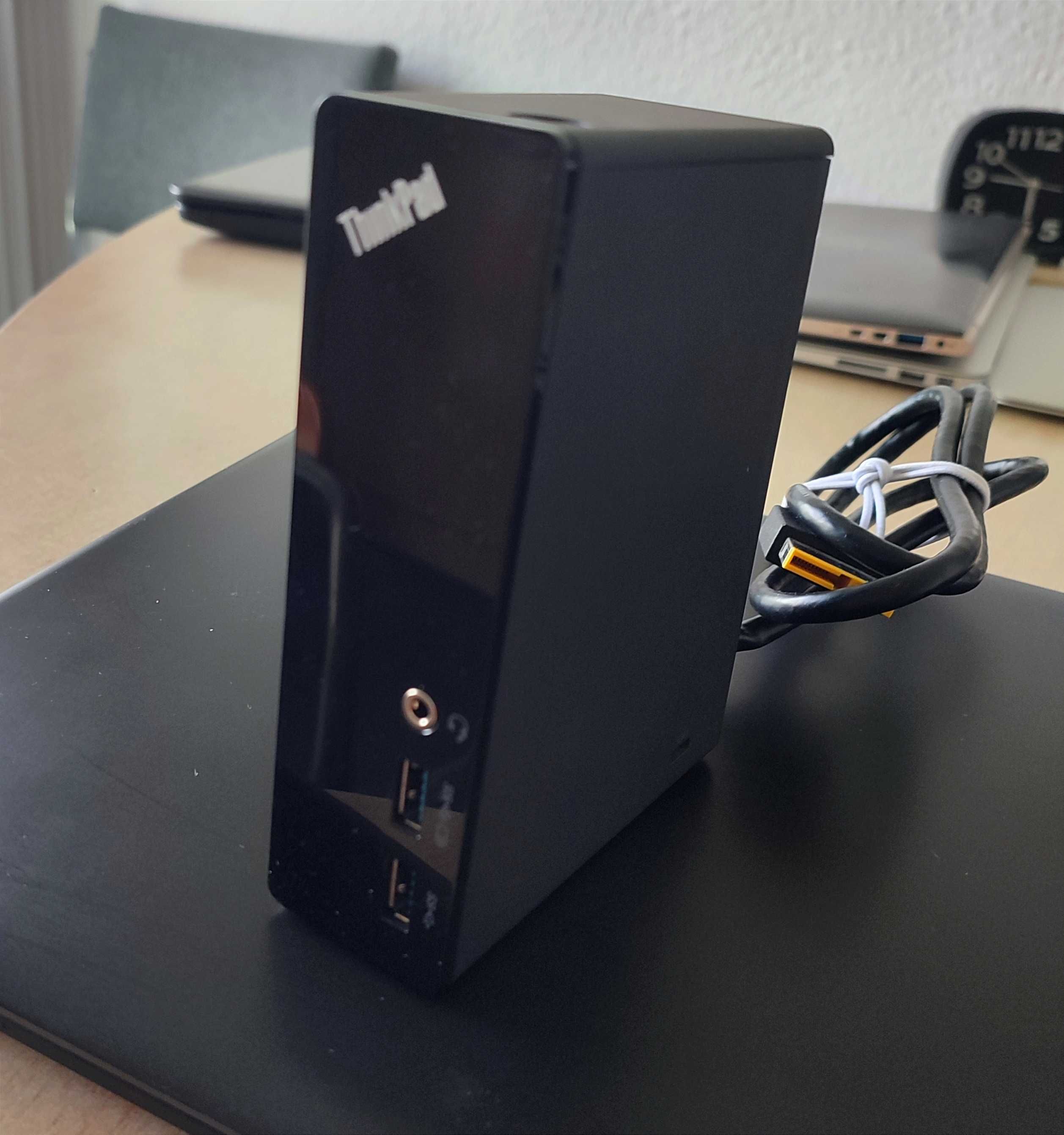 Laptop Lenovo 15,3 cali+stacja dokująca