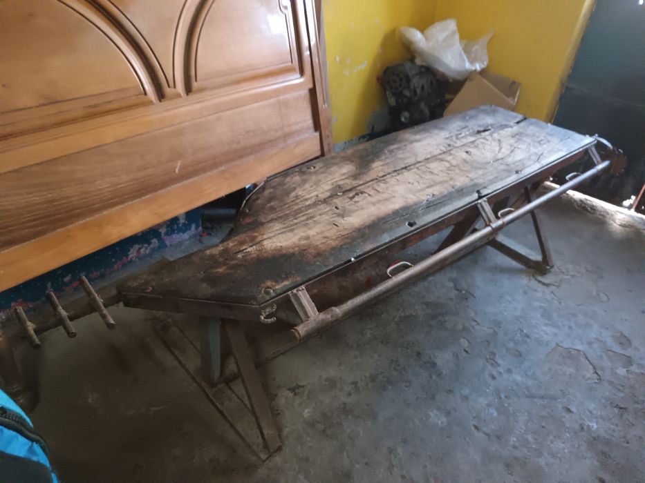 Banco de matar porcos