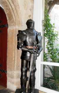 Cavaleiro em Armadura Guerreiro Medieval
