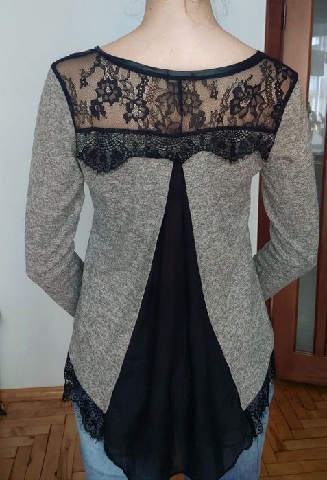 Жіноча блуза з мереживом