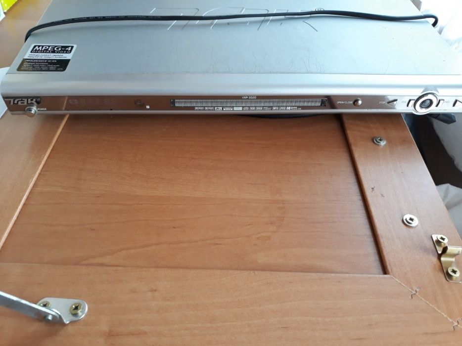 DVD track