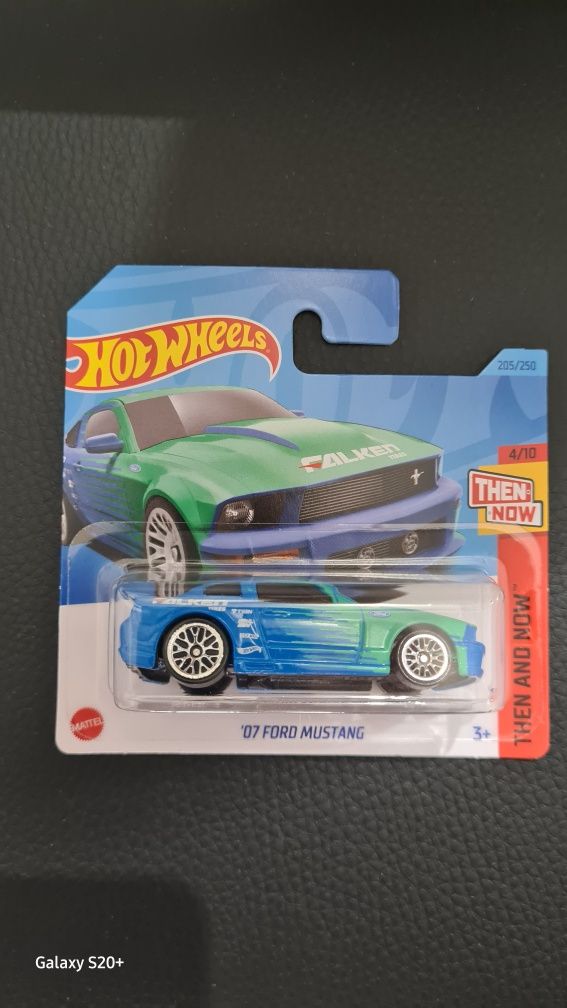 Hot Wheels 07 Ford Mustang