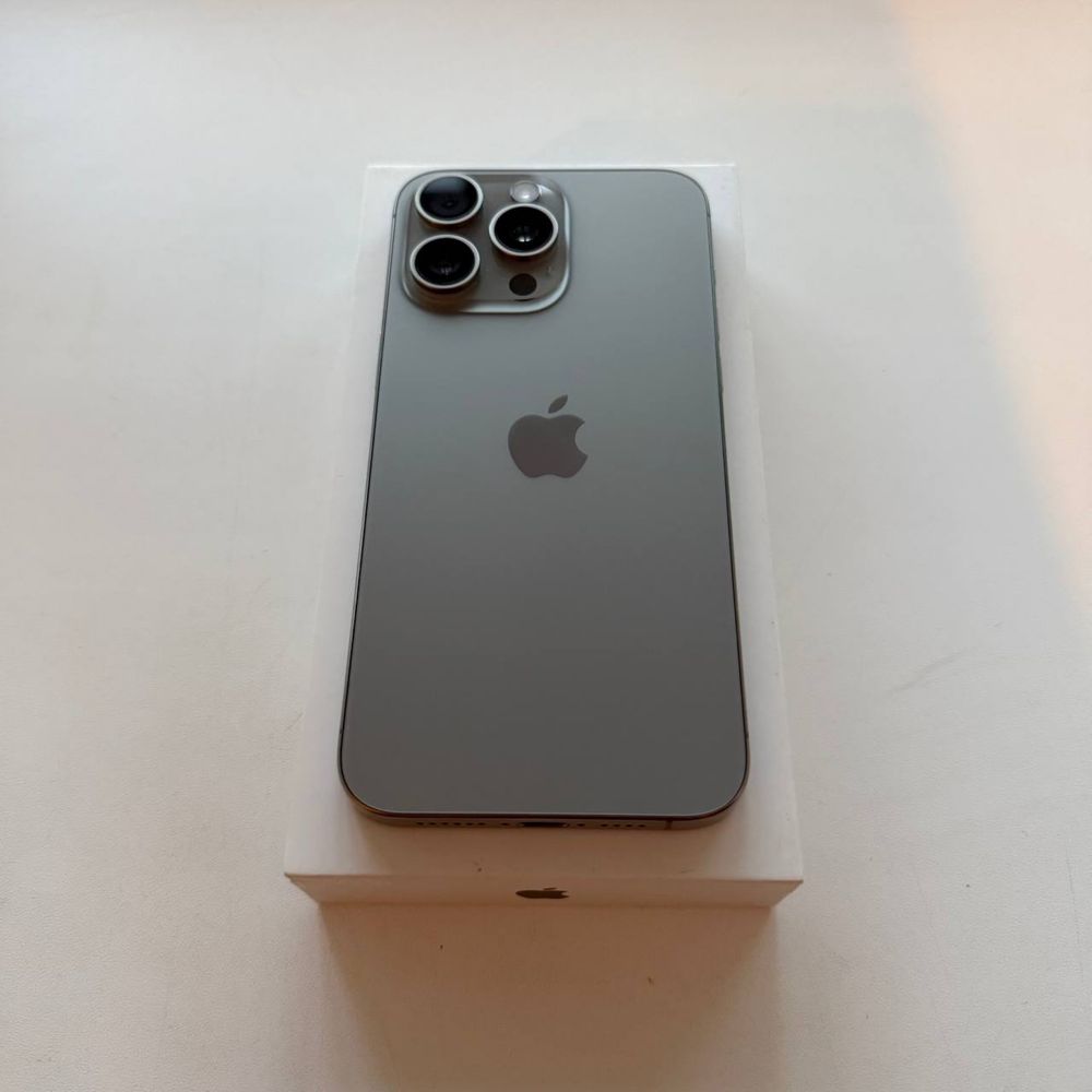 Apple iPhone 15 Pro Max 256GB (Natural Titanium) Ідеал