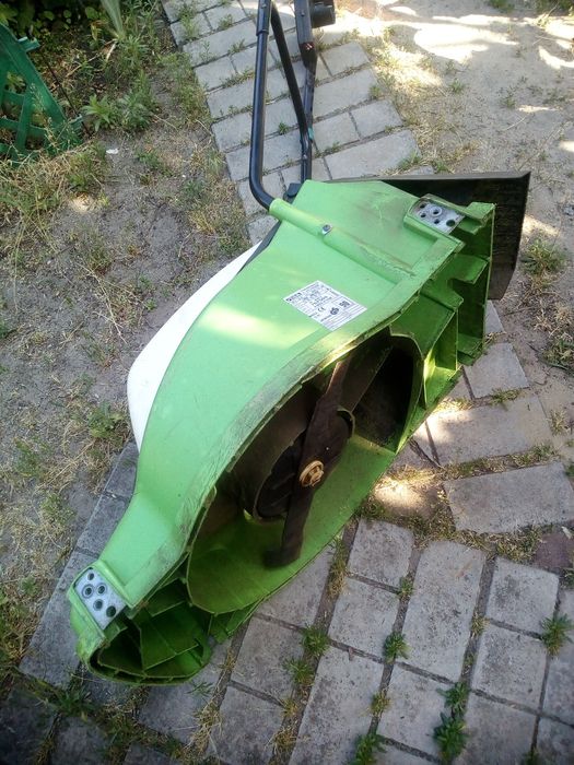Газонокосилка электро