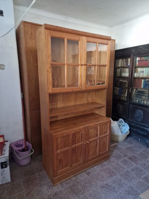 Estante de madeira bonita