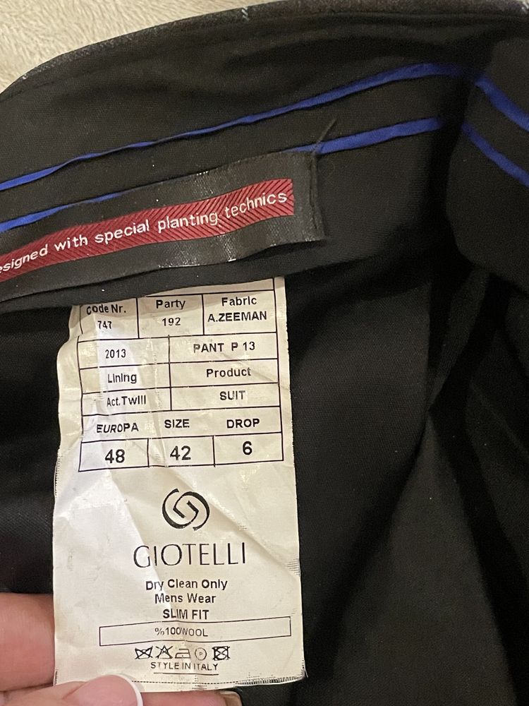 Продам чоловічий костюм  Giotelli