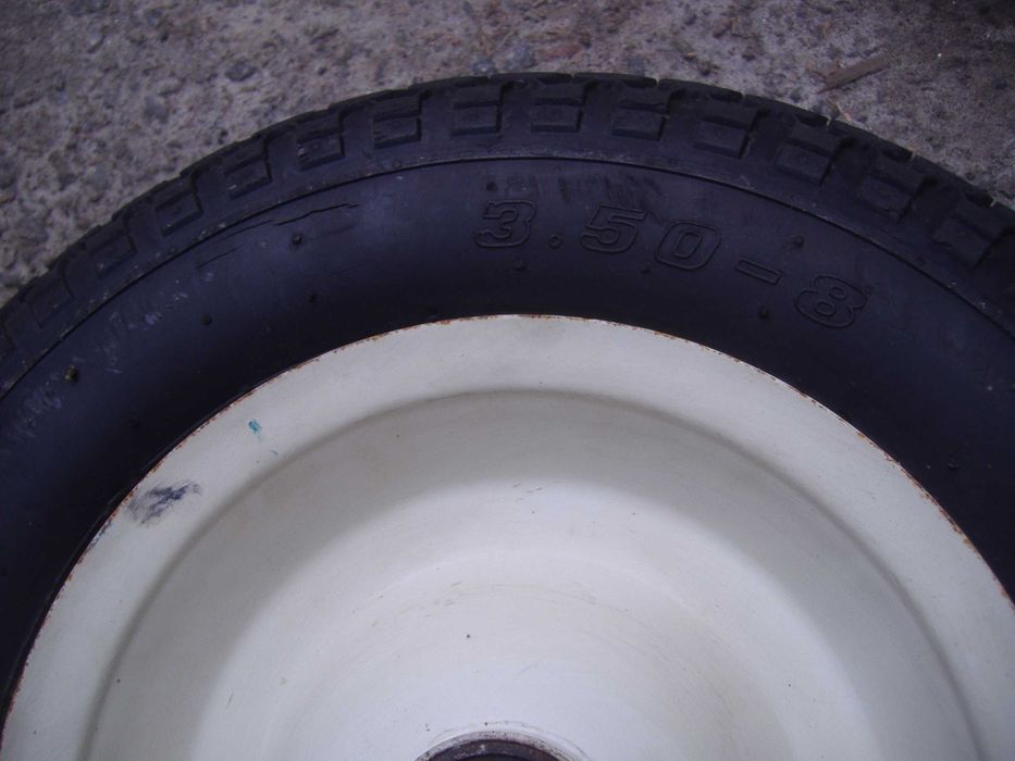 Колесо с надувной шиной 3.50-8 (под ось 20мм) для хозяйственных целей