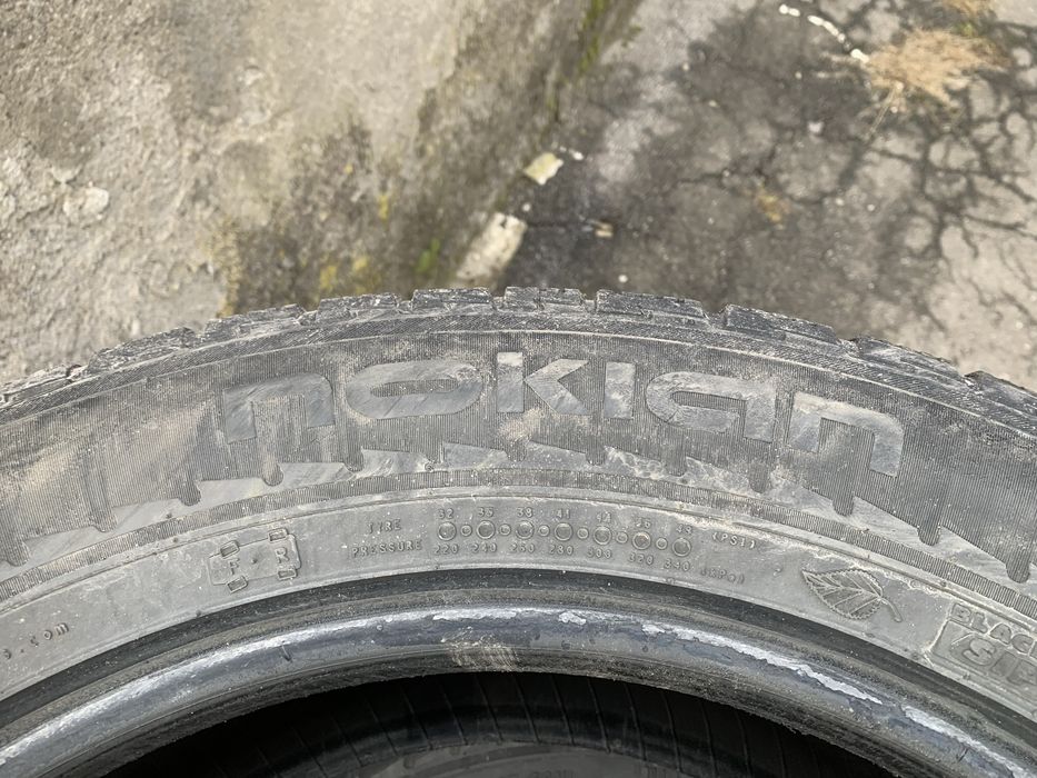 Зимня резина nokian R235/60/18