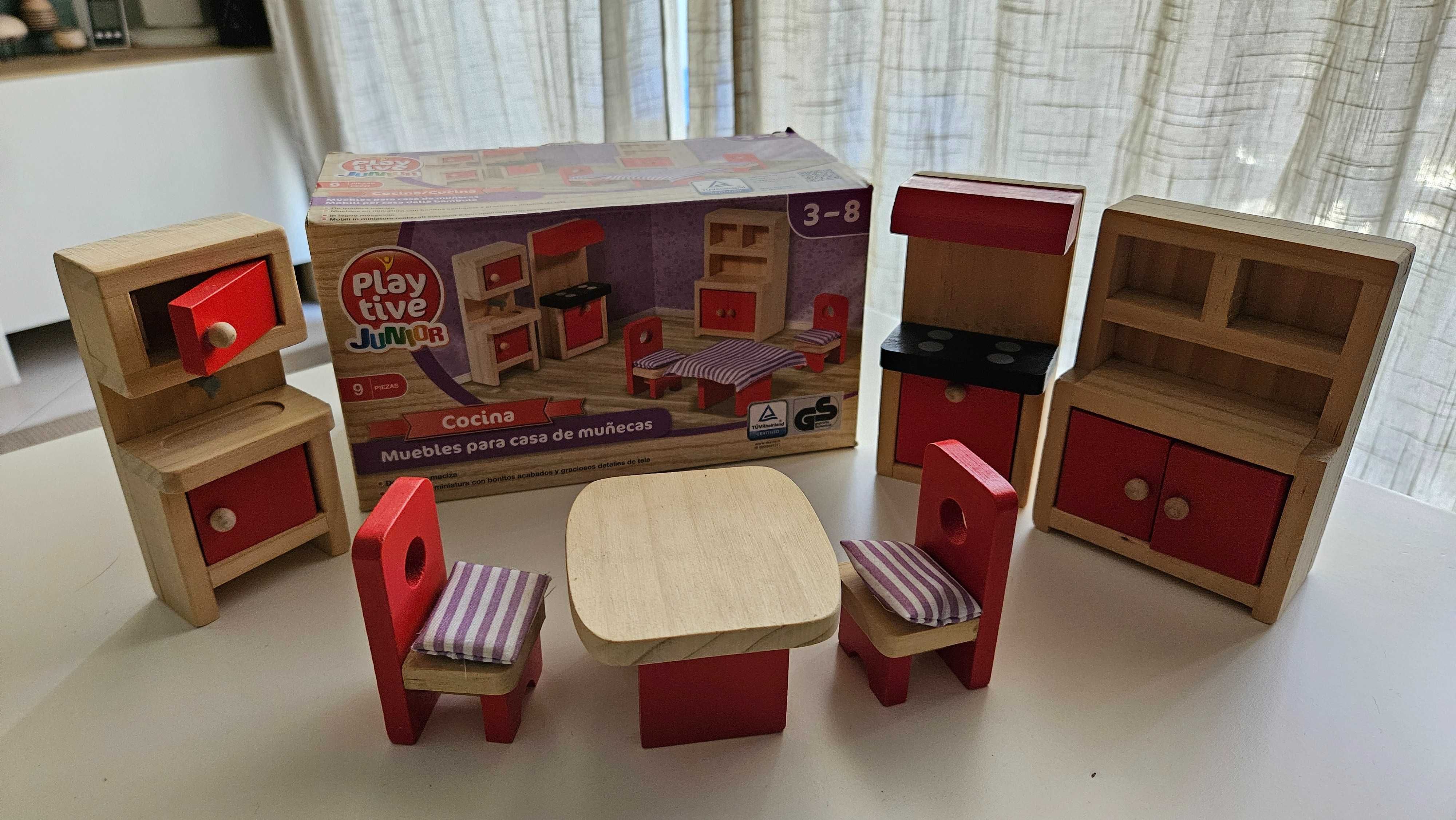 Conjunto de madeira e casinha