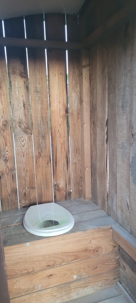 Ubikacja WC na czas budowy na działkę drewniana