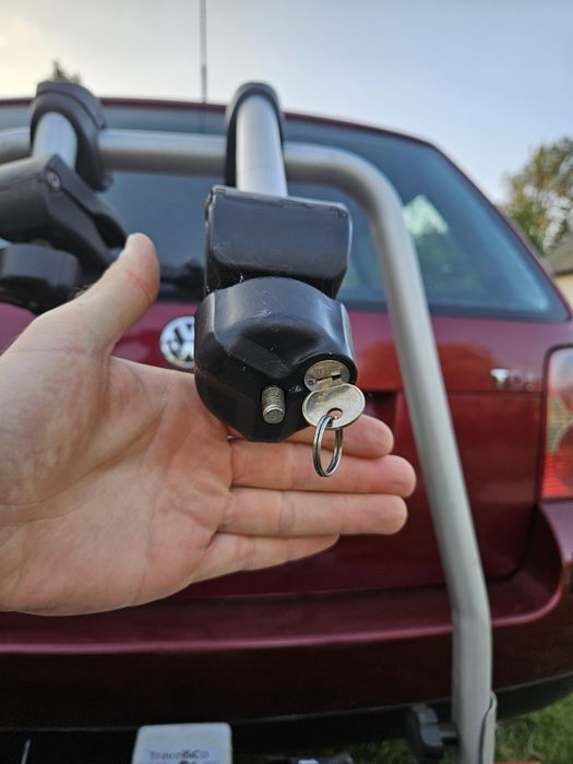 Bagaznik na dwa rowery elektryczne