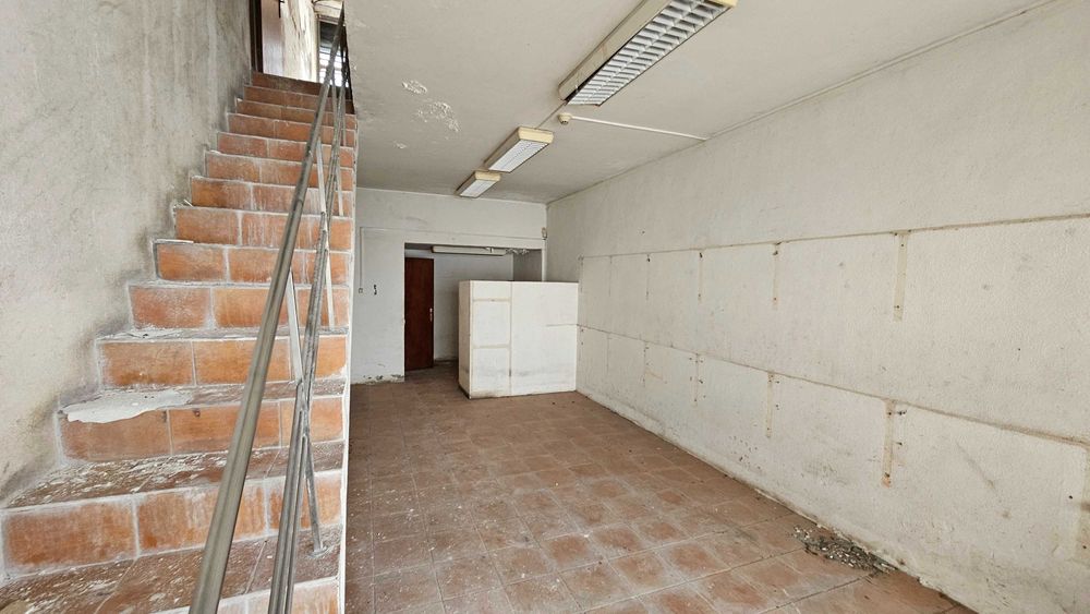 Arrenda-se Loja Bem Situada no Porto