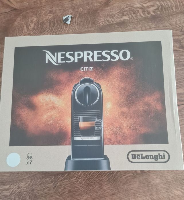 Prezent Ekspres kapsułkowy DELONGHI Citiz Nespresso