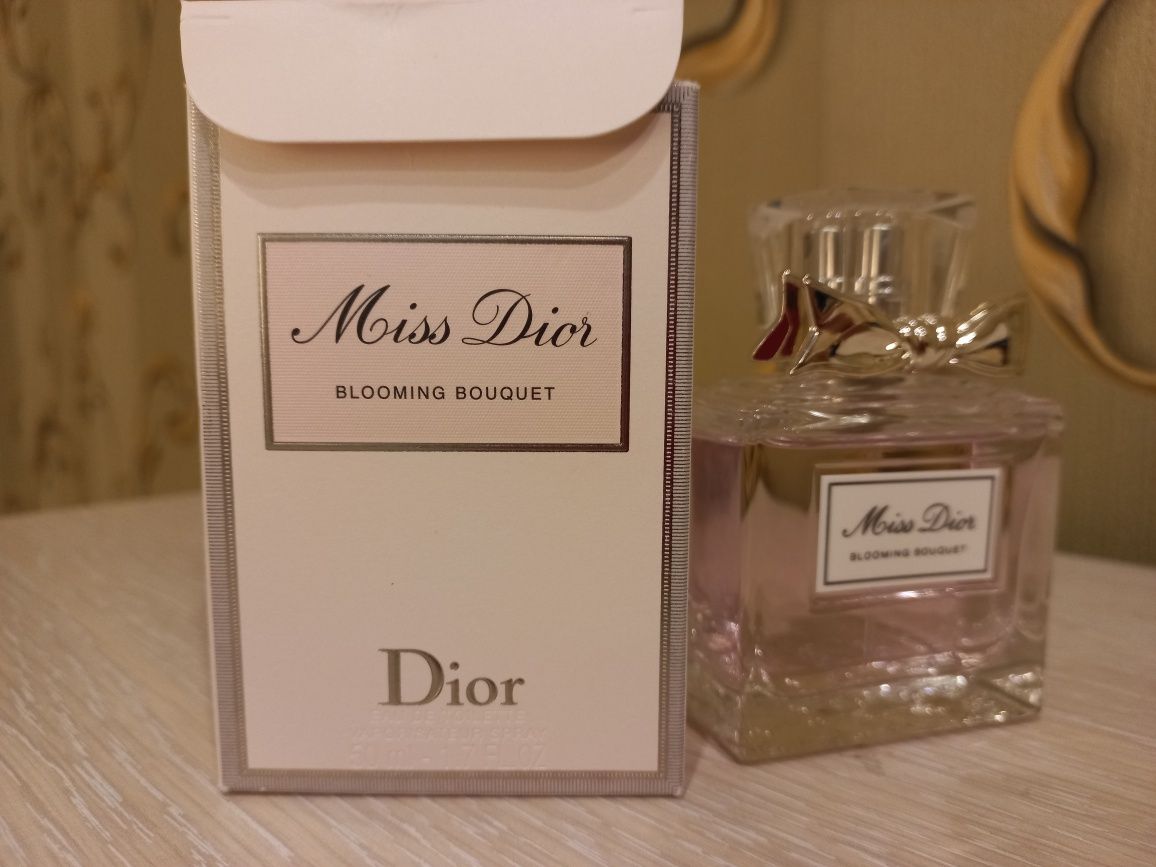 Парфуми miss dior.