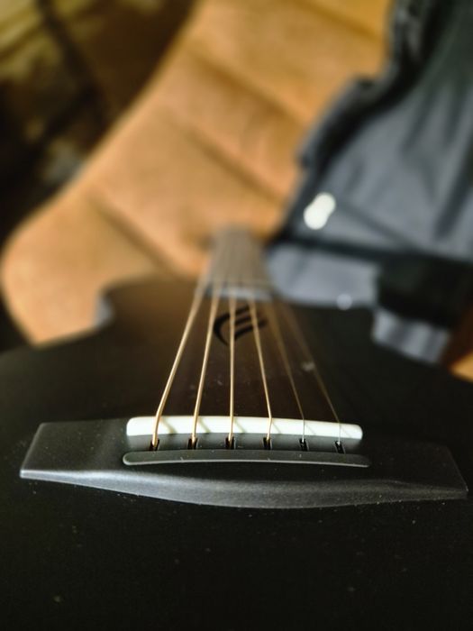 Mała gitara, wielką moc. Mini gitara turystyczna lub dla dziecka Enya