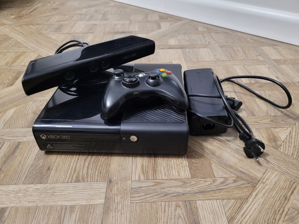 Xbox 360 + Kinect + Pad + Gry