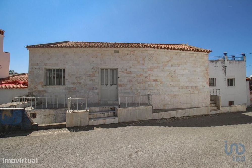 Casa / Villa T5 em Rio de Moinhos de 209,00 m2