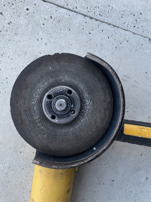 Szlifierka kątowa DEWALT