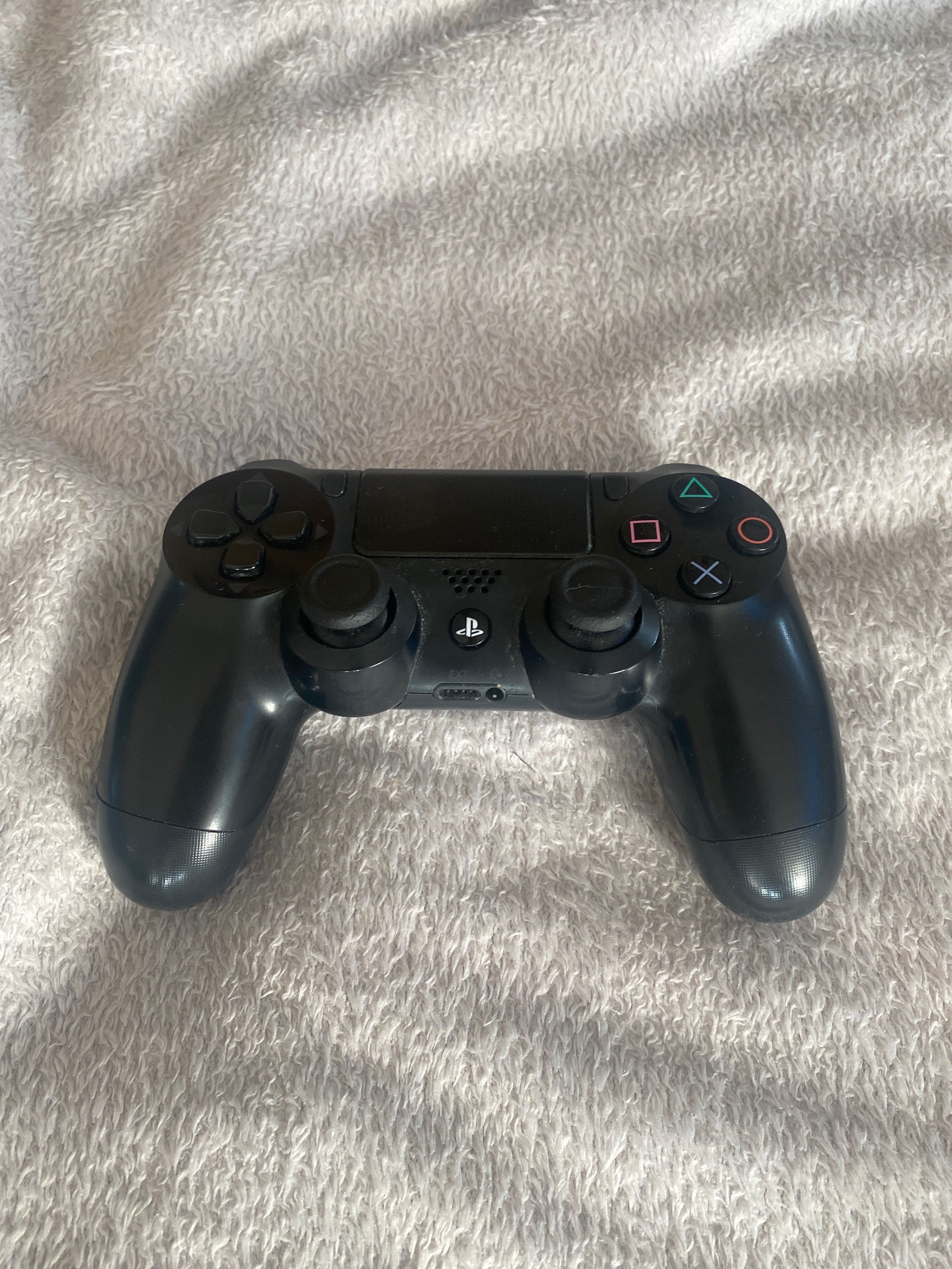 Playstation 4 500 GB + 3 gry + oryginalne słuchawki + kontroler bdb