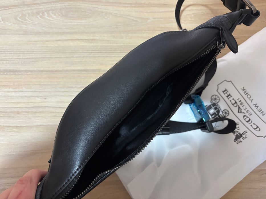 Сумка бананка через плечо Coach кожаная на плече сумка coach мужская