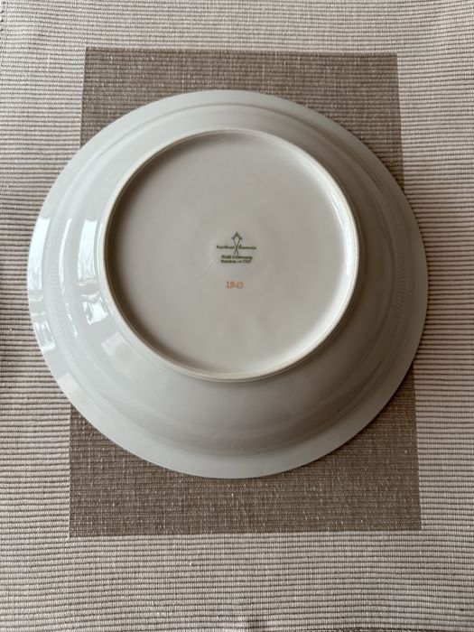 Фарфор из ГДР. Комплект столовой посуды