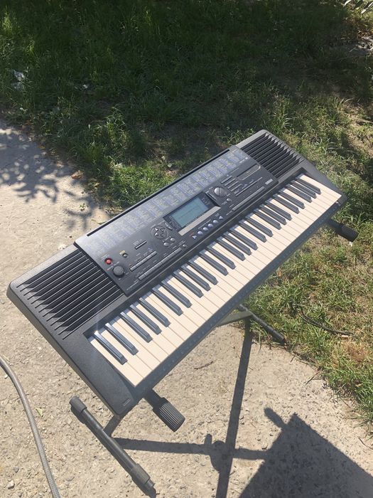 Синтезатор Yamaha PSR-320