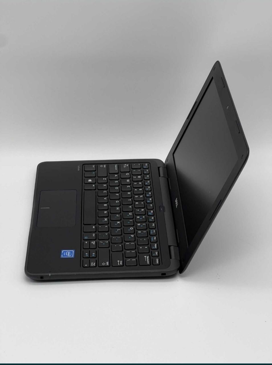 Ноутбук Dell Latitude 3180 в ідеальному стані.