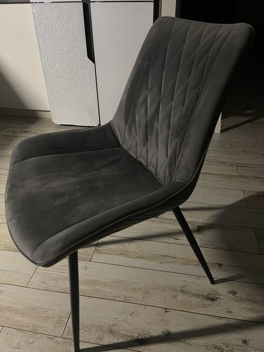 Мʼякі зручні Стільці на кухню