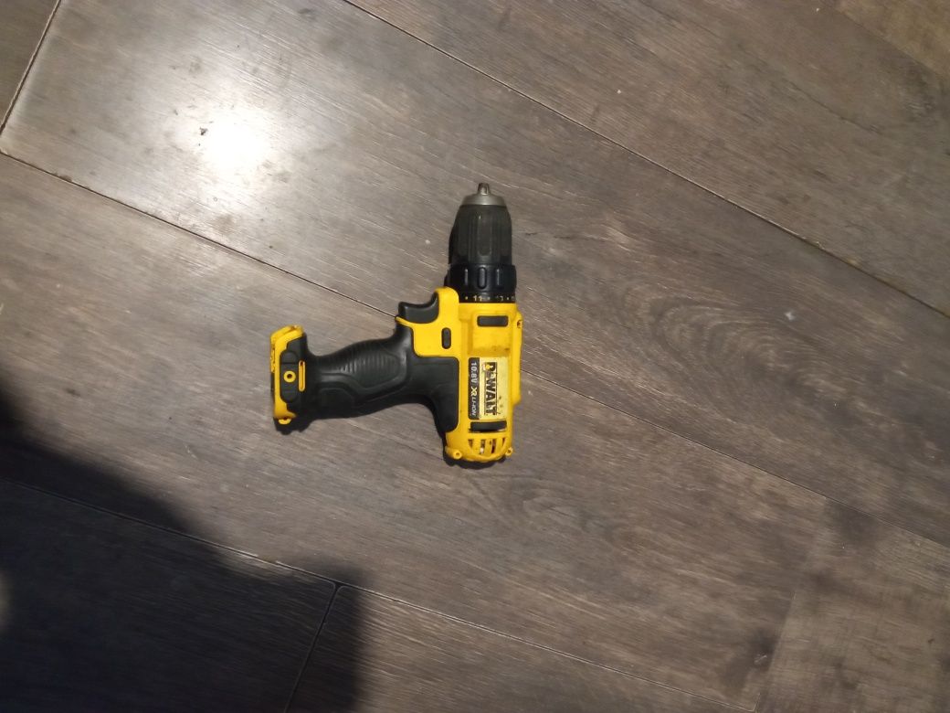 DeWalt dvd 710  wiertarkao wkrętarka 10.8v