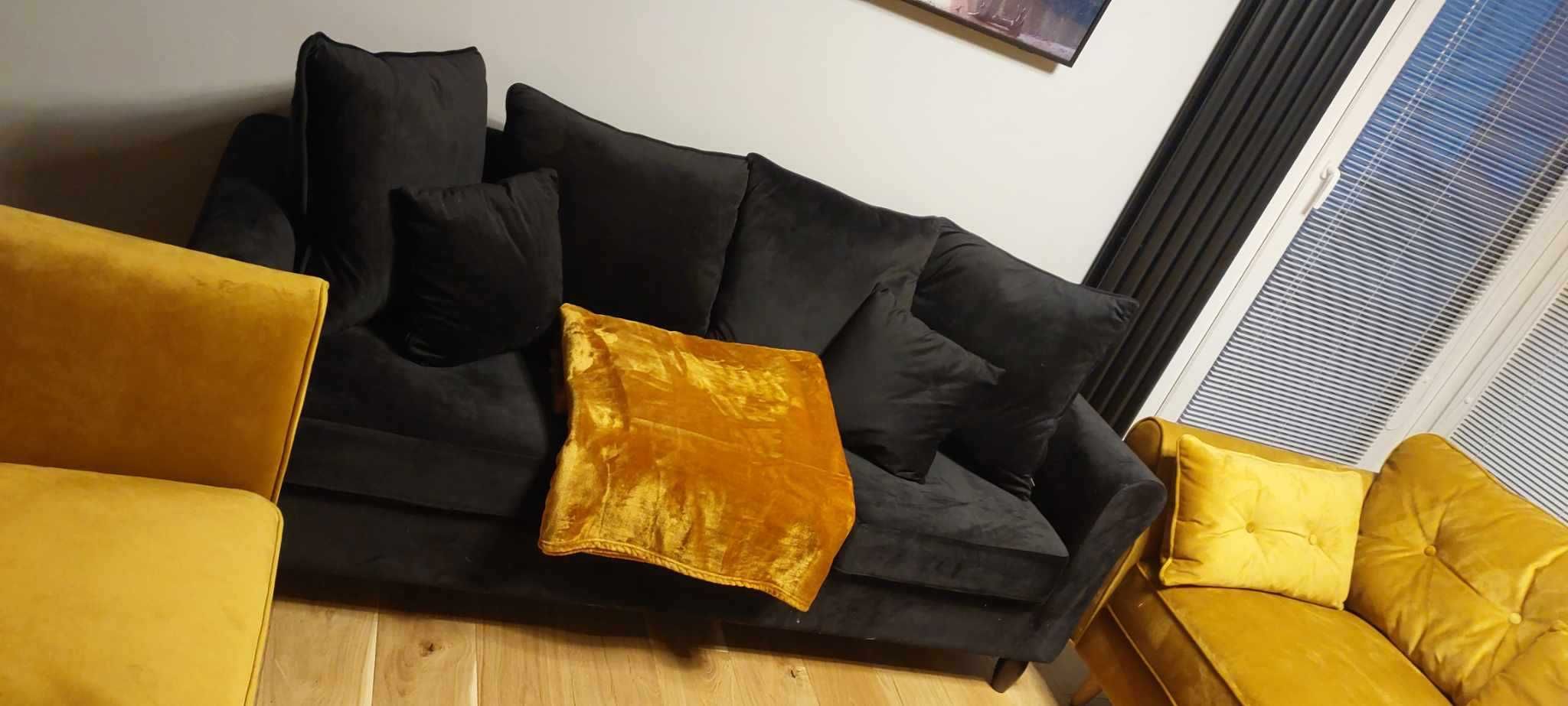 OKAZJA!! Sofa 3-osobowa welurowa czarna BORNHOLM - jak nowa / WROCŁAW