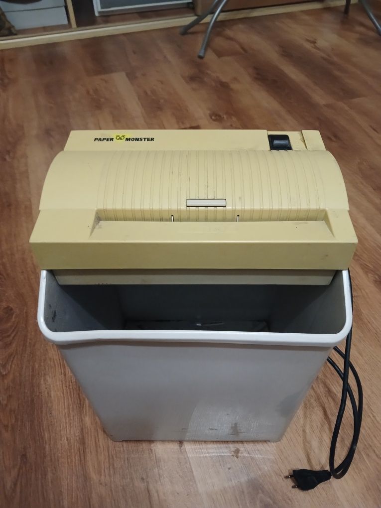 Подрібнювач паперу "Paper monster"