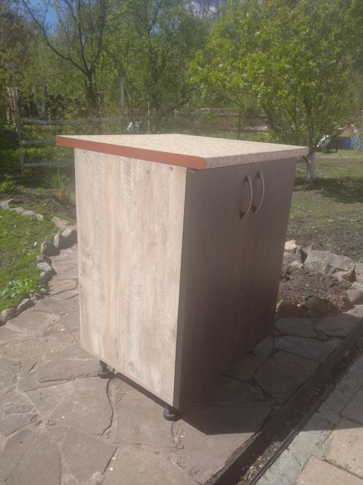 Продам кухонний стіл з стільницею