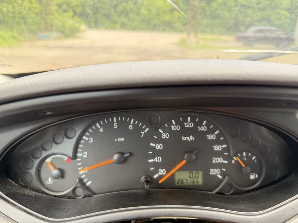 Ford Focus 1.6 универсал