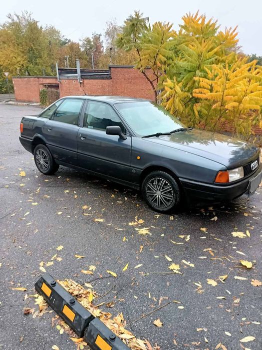 Автомобіль Audi 80