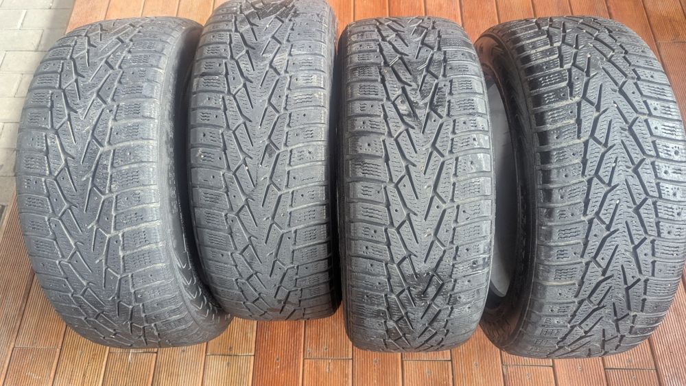 Nokian hakkapeliitta 225,55,17R