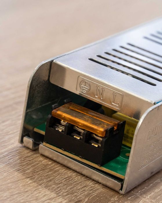 Transformador/Adaptador (220V-12V (12,50A) Novo